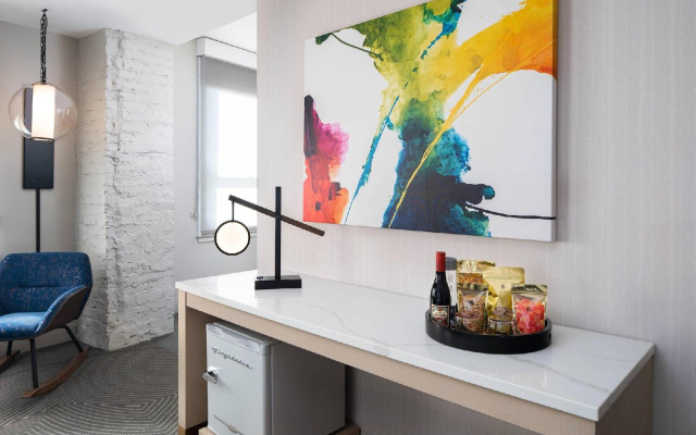 Glass Light Hotel & Gallery, Autograph Collection