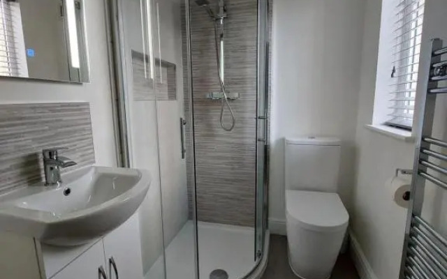 3 Bed Holiday Home in Llandeilo with Log Burner