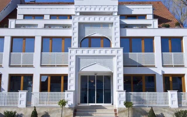 Amira Boutique Hotel Wellness & Spa Хевиз вид на фасад