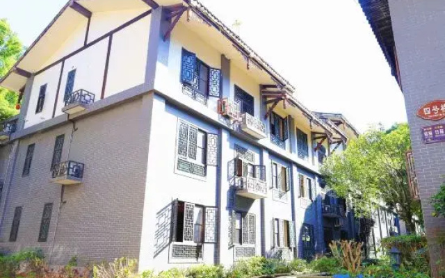 Xianlaiju Leisure Homestay (Liujian Ancient Town)