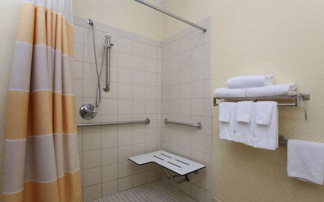Comfort Inn & Suites - Zanesville (ex. Wingate By Wyndham)