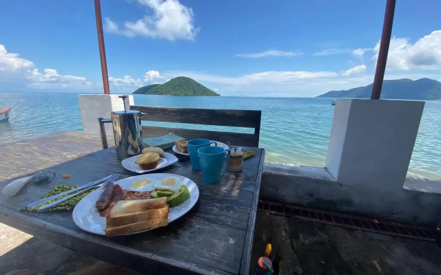 Thumbi View Lodge
