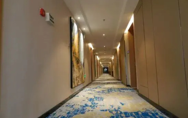 Auchan Yijing Hotel (Guanxian Branch)
