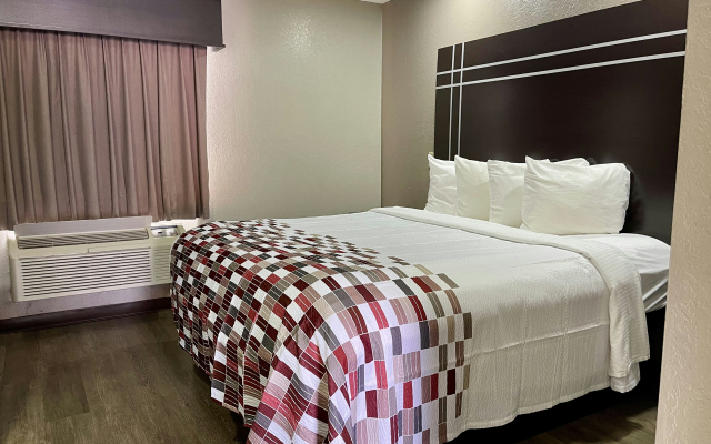 Red Roof Inn & Suites Jackson - Richland