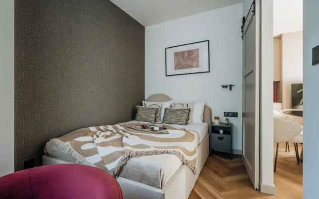 Electra Apartments by StayLab