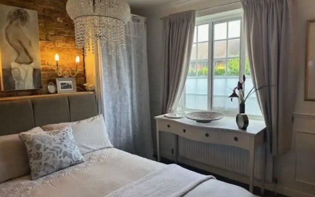 Flint Cottage