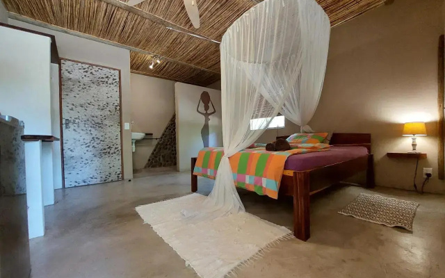 Mobola Lodge
