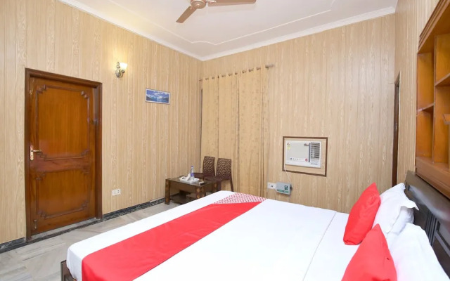 OYO 14030 Cheema Holiday Homes