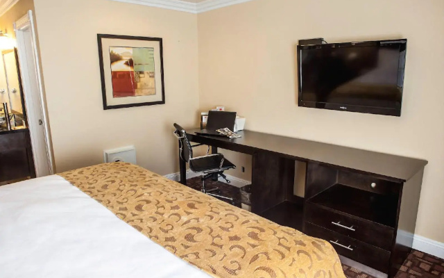 Marinwood Inn & Suites
