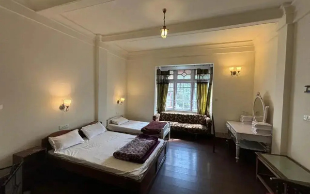 Pineridge Hotel