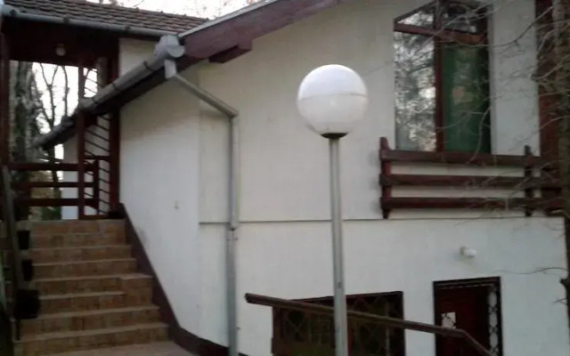 Jelen Guesthouse