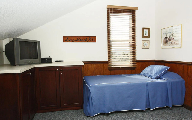Wahoo by Oak Island Accommodations