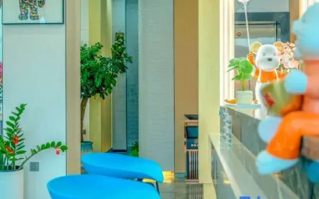 Qujing Yujin Smart Hotel (Qilin High School Branch)