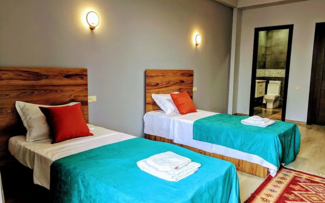 Hotel Canvas