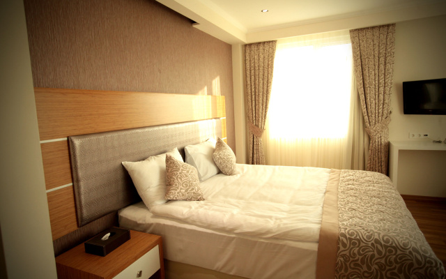 Edis Premier Hotel