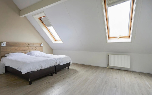 Awesome Home in Heinkenzand With Wifi and 4 Bedrooms