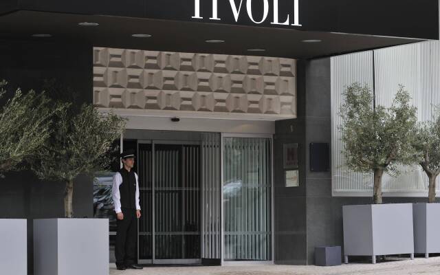 Отель Avani Avenida Liberdade Лиссабон вид на фасад