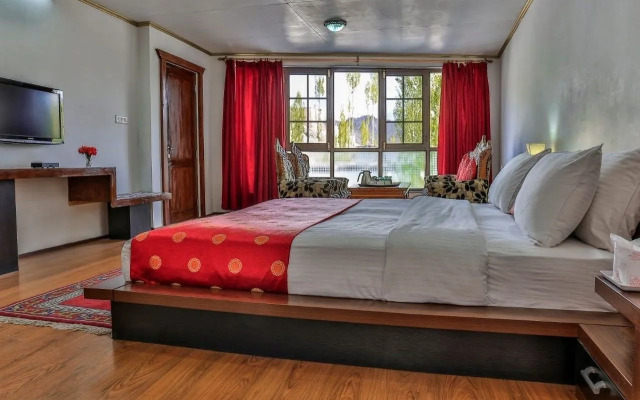 Hotel Lotus