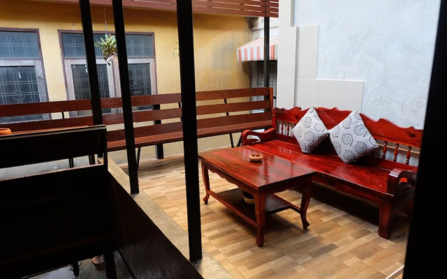14 Plus 1 Hotel