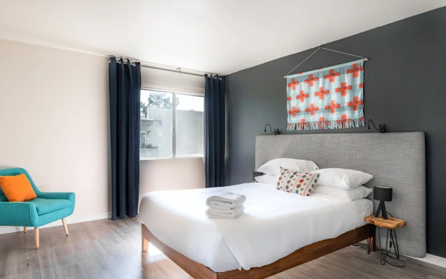 Stylish 1BR Apt Old Town by WanderJaunt