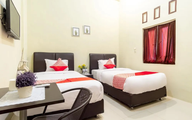 Green Elite by OYO Rooms