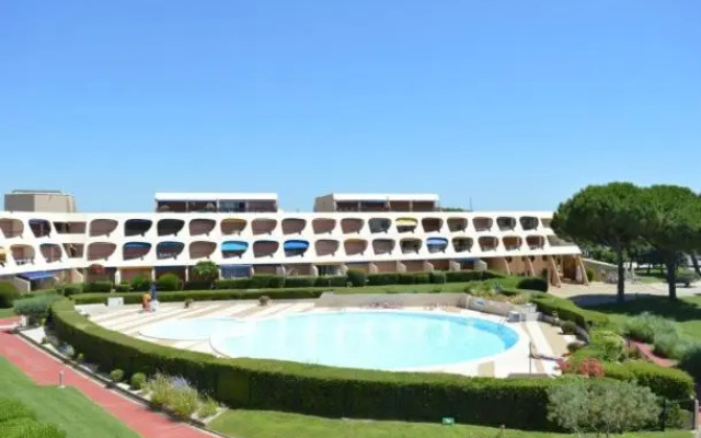 AS20085 - Studio spacieux avec piscine et parking commun