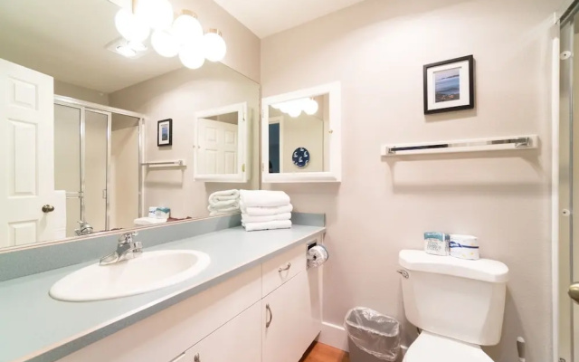 SeaQuell 3 Br condo by RedAwning
