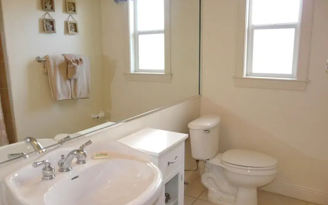 Pet-friendly Waterside Home With Pool/steps to Beach