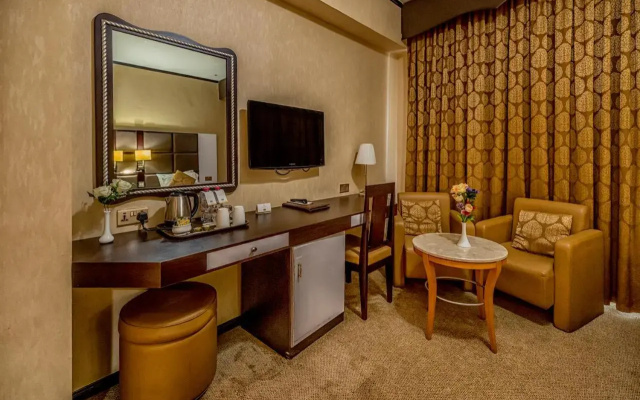 Click Park Hotel
