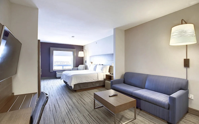Holiday Inn Express Hotel & Suites Airport - Calgary