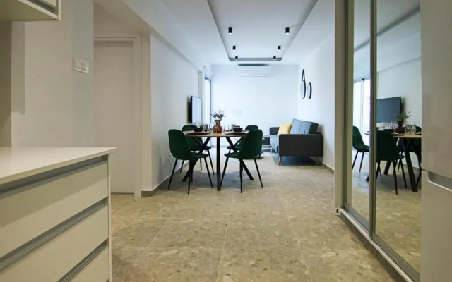 Phaedrus Living: Seaside Luxury Flat Lighthouse 69