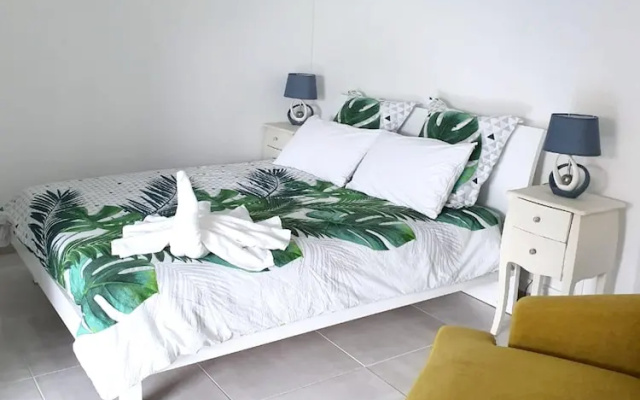 Studio in Le Vauclin, With Enclosed Garden and Wifi