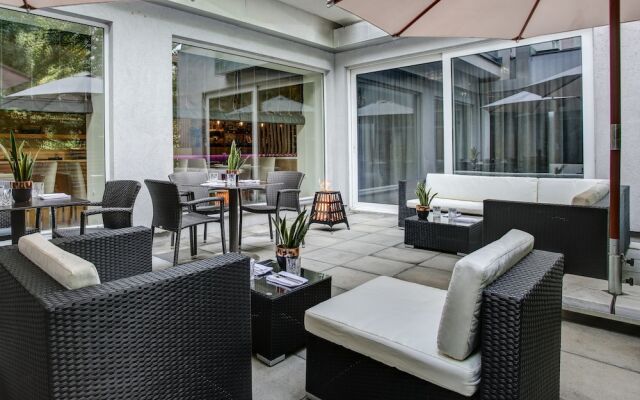 Отель FourSide Hotel & Suites Vienna Австрия, Вена - 3 отзыва об отеле, цены и фото номеров - забронировать отель FourSide Hotel & Suites Vienna онлайн вид на фасад