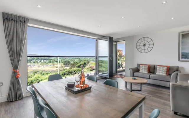 7 Waterstone House