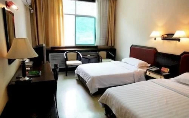 Shennong Holiday Hotel