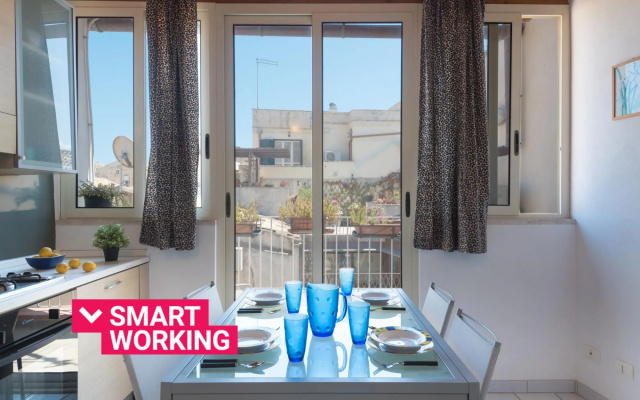 Aretusa Apartment With Terrace by Wonderful Italy