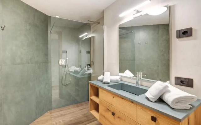 Sun Mountain Planet Suite House