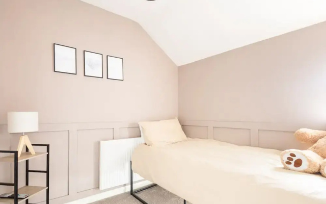 Host Stay High Street