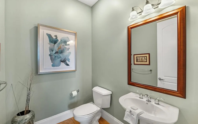 Indigo West 2103 Penthouse