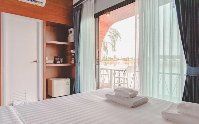 Saksiam Lakeside Resort