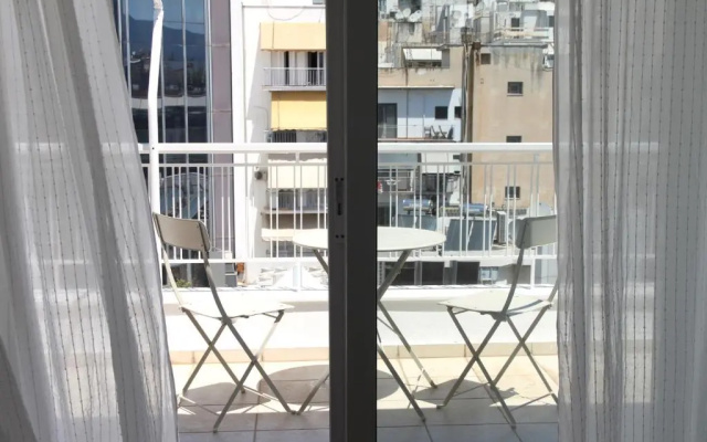 Homz AH02 Kolonaki Penthouse Studio