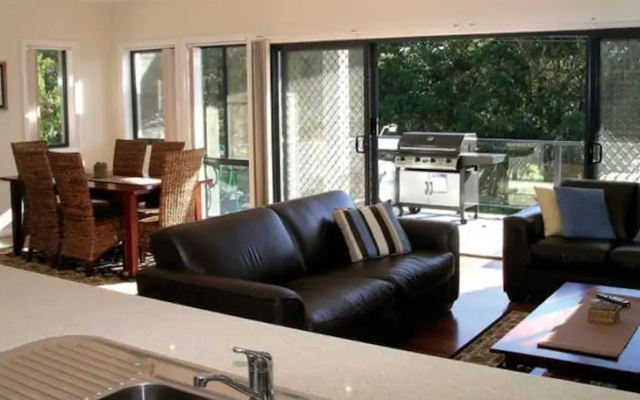 Two Beaches, 74B Blanch Street