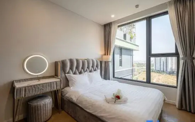Lumiere Midtown Private Apartments D2
