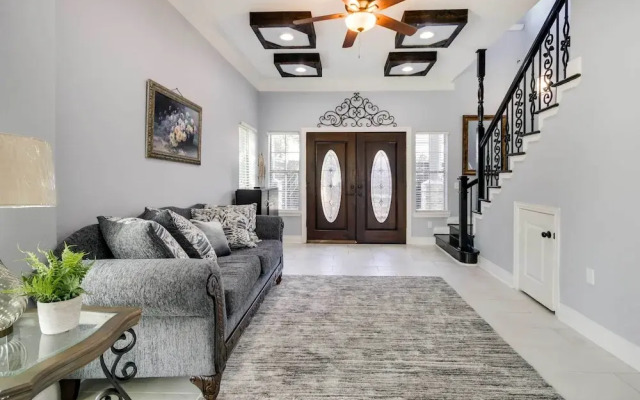 Luxe Southwest Houston Home w/ Balconies & Patio!