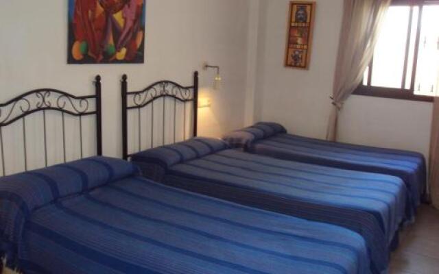 Отель Hostal Fenix Испания, Херес-де-ла-Фронтера - отзывы, цены и фото номеров - забронировать отель Hostal Fenix онлайн комната для гостей