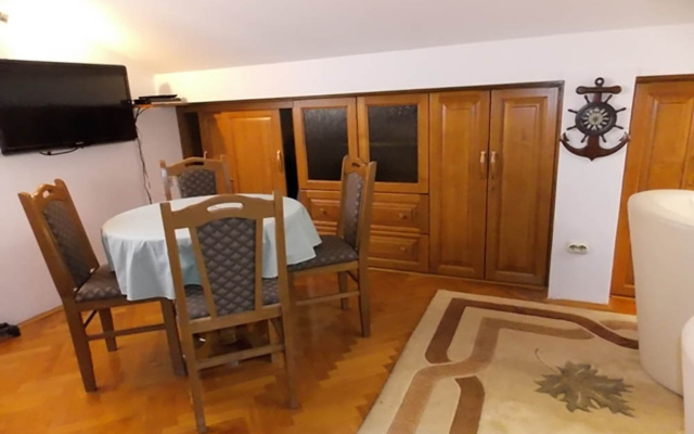 Apartment Ivo - with parking : A3 - 2. KAT Malinska, Island Krk