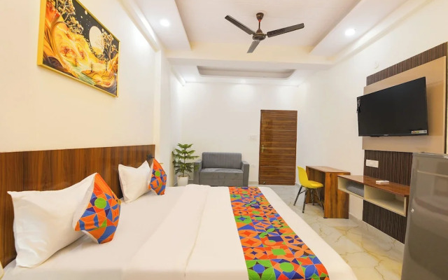 FabHotel 24x Living