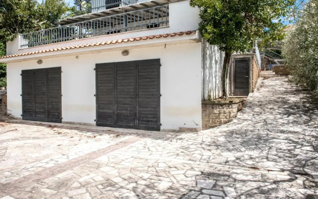 N203 - Numana, ampio trilocale con portico