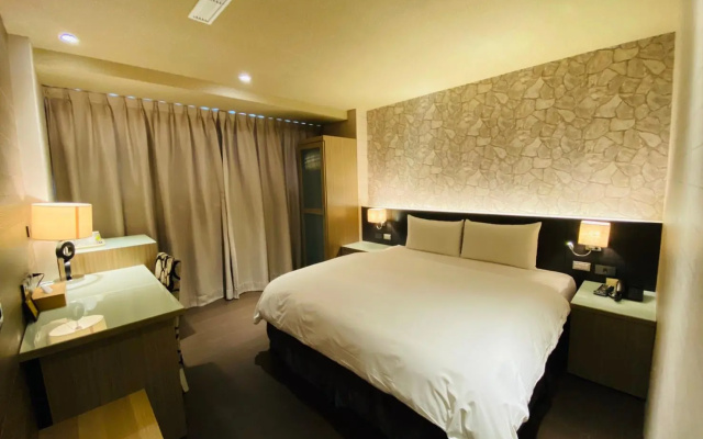 Champs Hotel