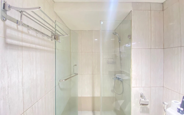 Stylish & Comfy Studio Room No Kitchen at Tamansari La Grande